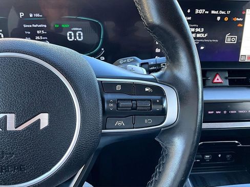 Used 2023 Kia Sportage EX image 18