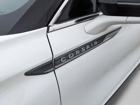 Used 2021 Lincoln Corsair Reserve image 37