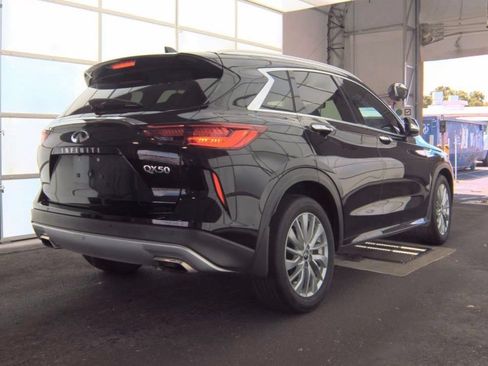 Certified 2023 INFINITI QX50 Luxe FWD image 2