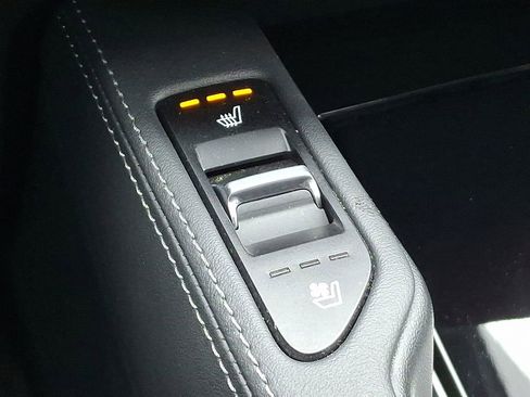 Used 2023 Kia Telluride EX w/ EX Captain's Chair Package FWD image 29
