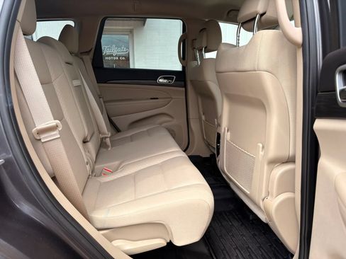 Used 2019 Jeep Grand Cherokee Laredo AWD/4WD image 10