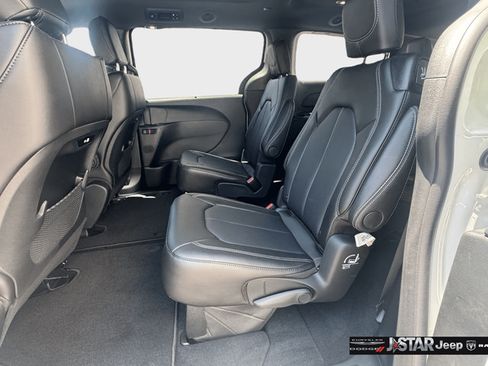 New 2027 Chrysler Pacifica Select w/ Family Tech Group FWD image 14