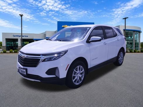 Used 2024 Chevrolet Equinox LT AWD/4WD image 3