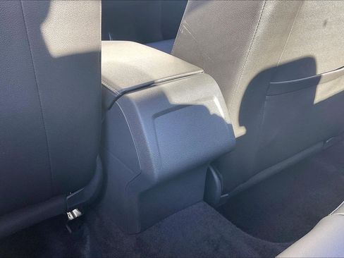 Used 2021 Volkswagen Jetta SE image 40