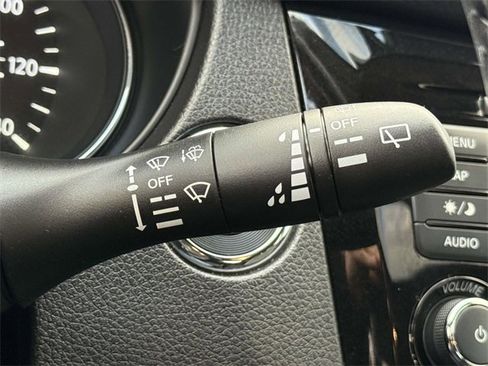 Used 2020 Nissan Rogue Sport SL w/ Premium Package image 23