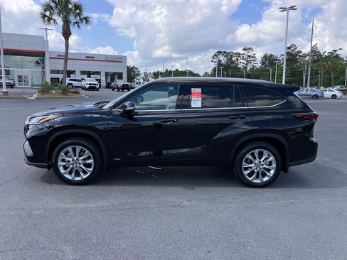 New 2026 Toyota Highlander Limited AWD/4WD image 2