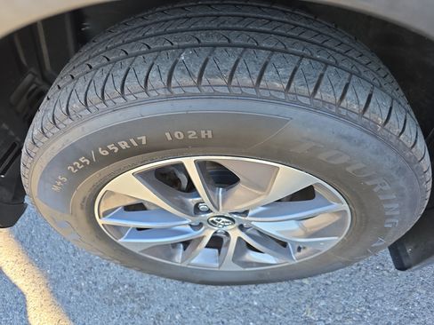 Used 2018 Toyota RAV4 XLE image 11