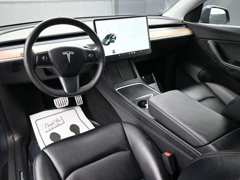 Used 2022 Tesla Model Y Performance image 9