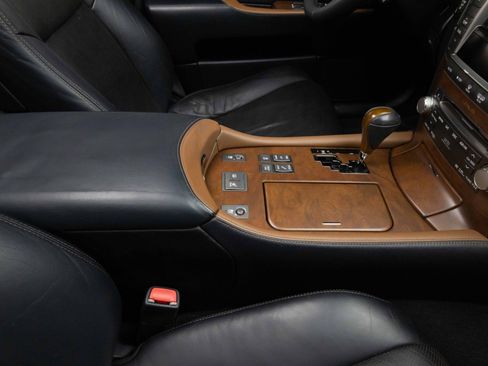 Used 2011 Lexus LS 460 w/ Sport Pkg RWD image 32