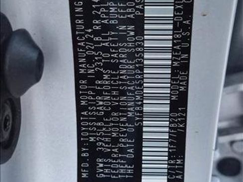 Used 2024 Toyota Corolla LE FWD image 21