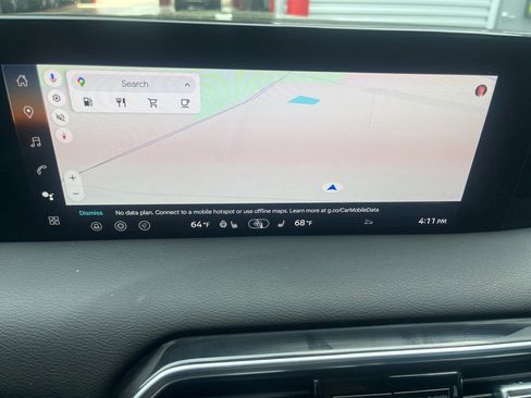 Used 2025 Nissan Armada SL image 16