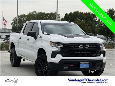 Used 2022 Chevrolet Silverado 1500 LT Trail Boss AWD/4WD image 2