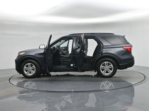 Certified 2022 Ford Explorer XLT image 38