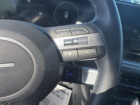 Used 2025 Hyundai Kona SEL image 16