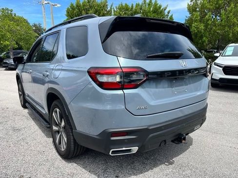 Used 2024 Honda Pilot Touring image 4