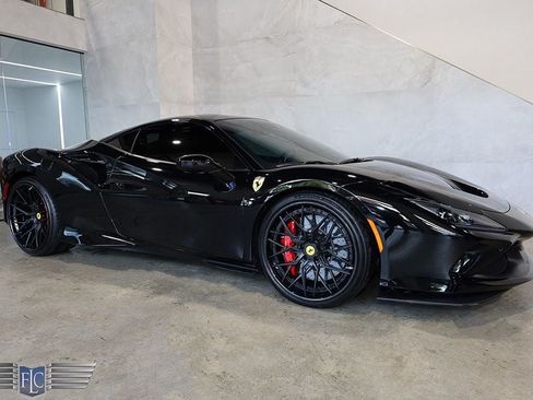Used 2020 Ferrari F8 Tributo RWD image 1