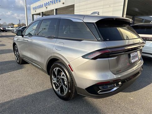 New 2026 Lincoln Nautilus Premier image 5