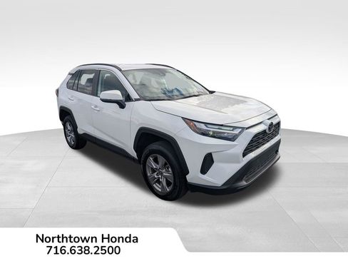 Used 2025 Toyota RAV4 XLE image 1