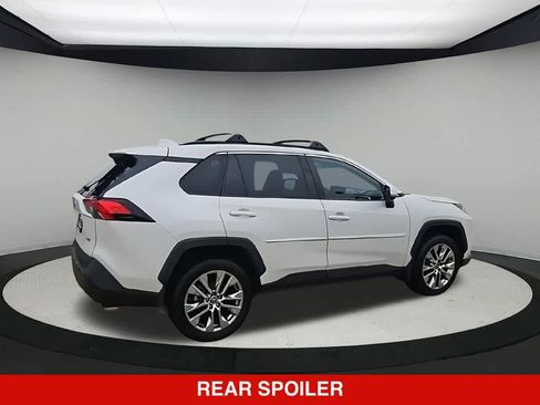 Used 2021 Toyota RAV4 XLE Premium FWD image 8