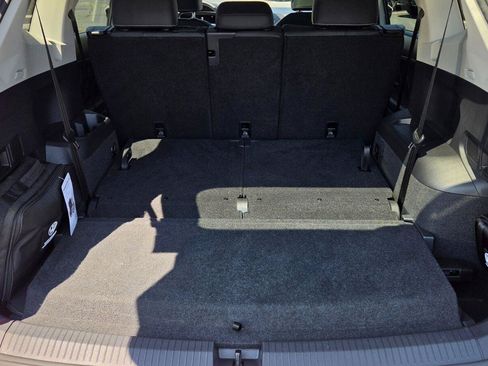 Certified 2023 Volkswagen Tiguan SE w/ Panoramic Sunroof Package FWD image 68