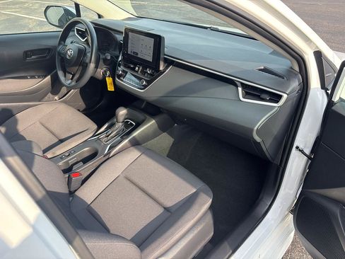 Used 2025 Toyota Corolla LE FWD image 33