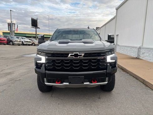Used 2024 Chevrolet Silverado 1500 ZR2 image 6