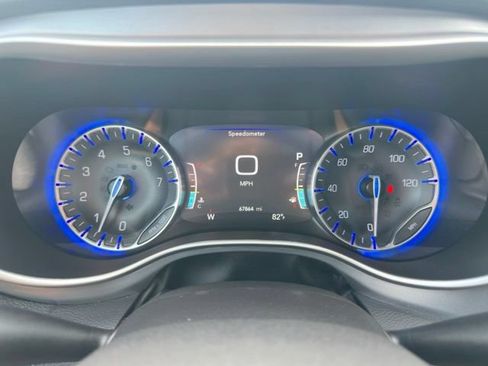 Used 2022 Chrysler Pacifica Touring-L w/ S Appearance Package AWD/4WD image 27