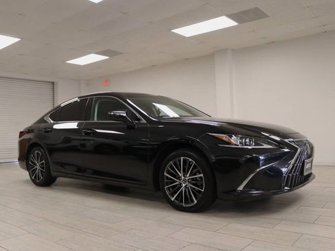 Used 2023 Lexus ES 350 w/ Premium Package image 4