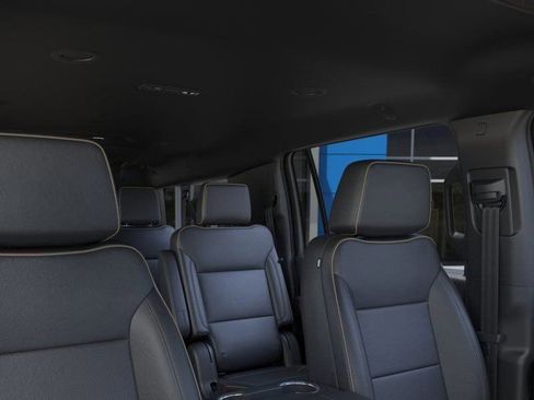 New 2025 Chevrolet Suburban Premier image 24