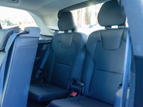 Used 2025 Volvo XC90 B6 Plus image 30