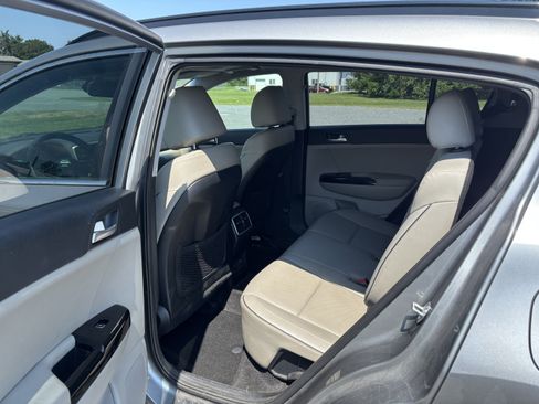 Used 2021 Kia Sportage EX w/ EX Technology Package AWD/4WD image 6