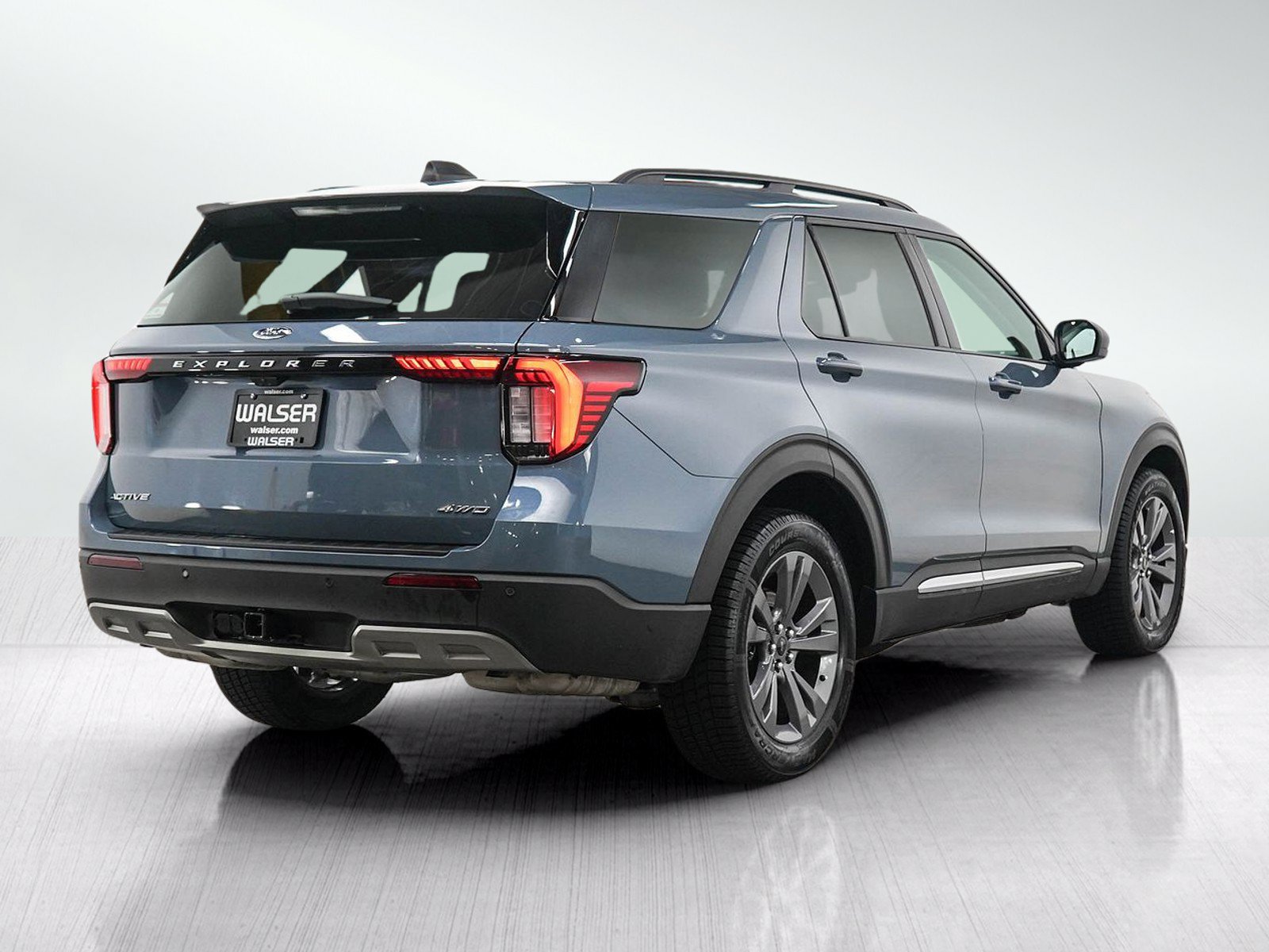 Used 2025 Ford Explorer Active w/ Active Comfort Package AWD/4WD image 5
