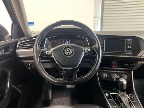 Used 2021 Volkswagen Jetta SE FWD image 21