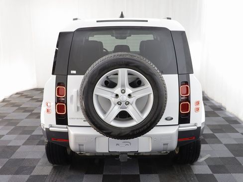 Used 2023 Land Rover Defender 110 SE image 16