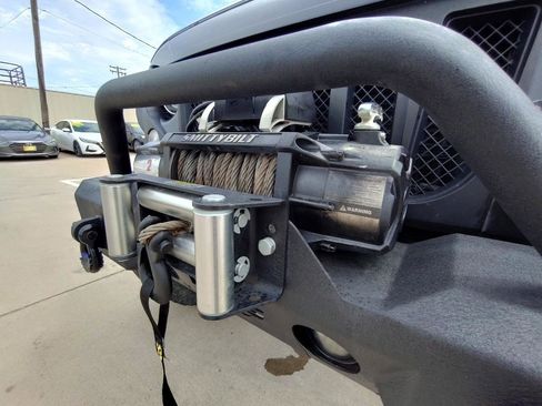Used 2016 Jeep Wrangler Sport AWD/4WD image 15