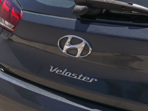 Used 2019 Hyundai Veloster Turbo FWD image 10