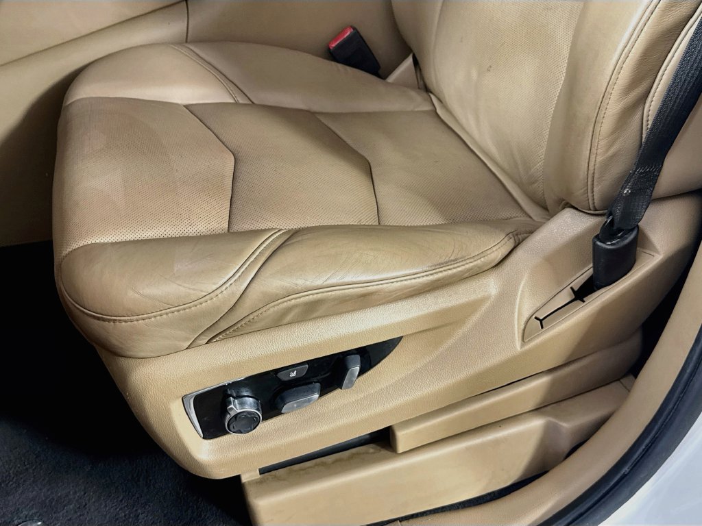 Used 2019 Cadillac Escalade ESV Platinum RWD image 22