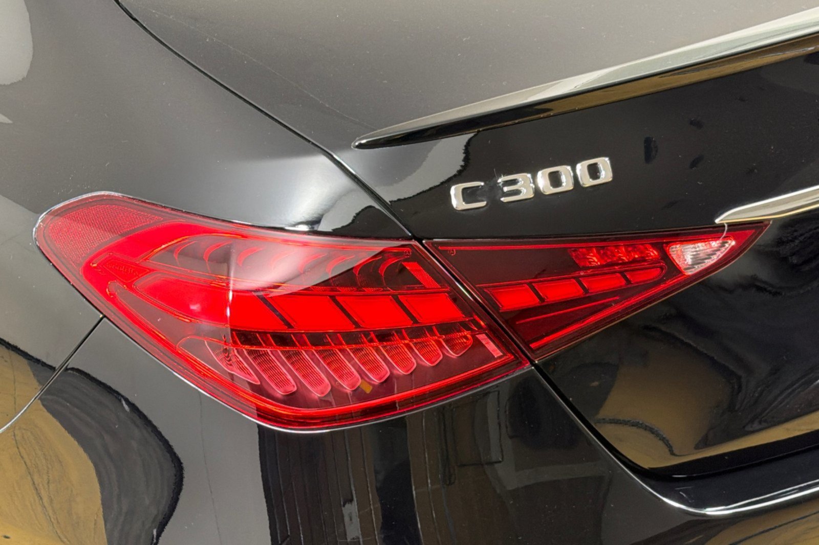 Used 2024 Mercedes-Benz C 300 Sedan image 25