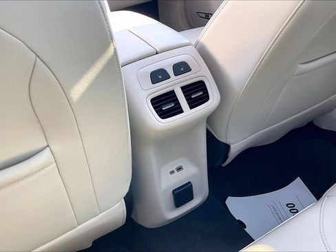 Used 2022 Buick Envision Avenir w/ Premium Seat Package FWD image 31