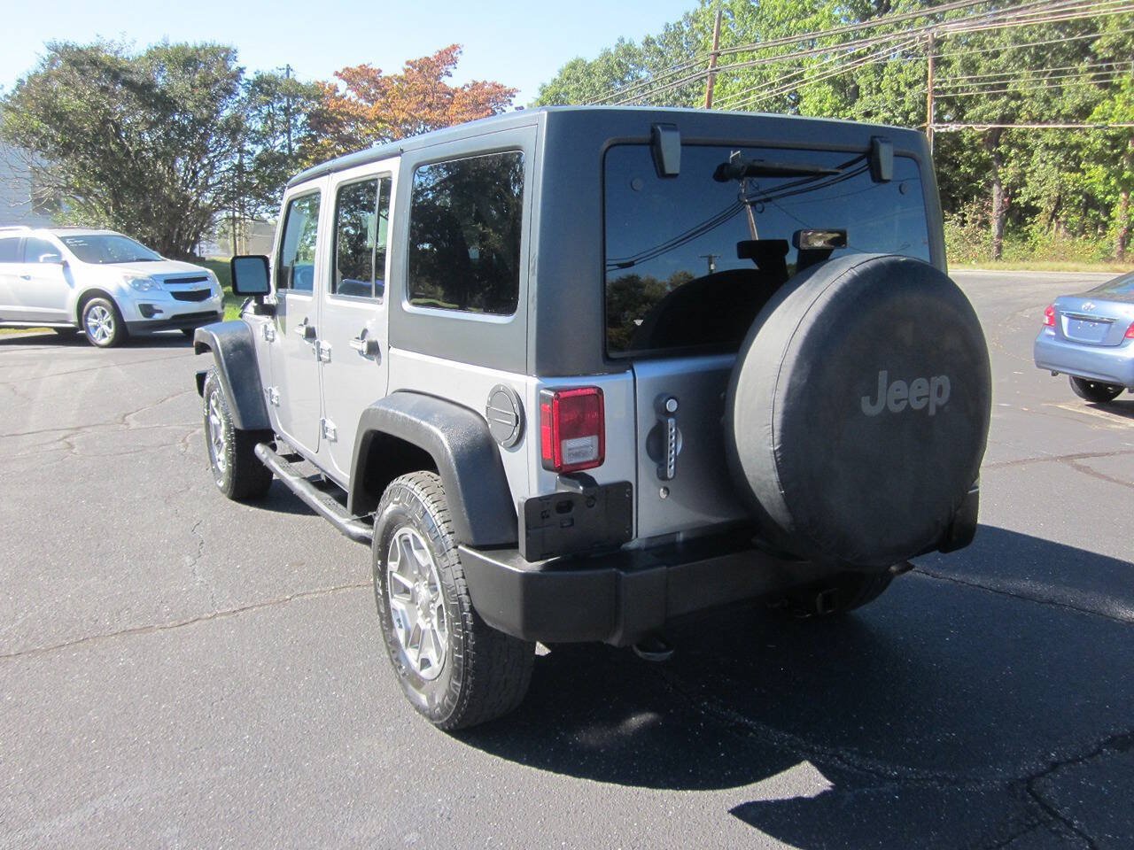 Used 2016 Jeep Wrangler Unlimited Rubicon w/ Max Tow Package AWD/4WD image 8