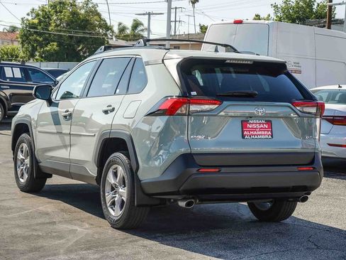 Used 2023 Toyota RAV4 XLE w/ Convenience Package FWD image 7