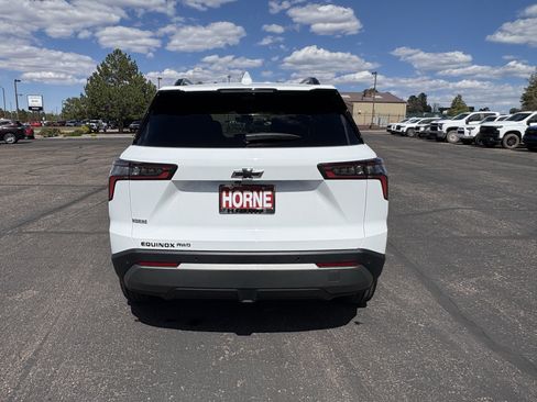 Used 2026 Chevrolet Equinox LT image 9