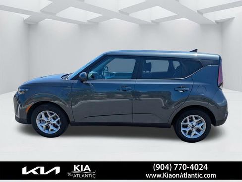 Used 2025 Kia Soul LX FWD image 6