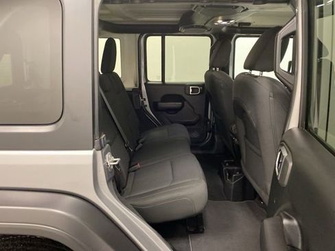 Used 2019 Jeep Wrangler Unlimited Sport S image 28