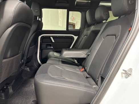 Used 2023 Land Rover Defender 110 X-Dynamic SE image 27