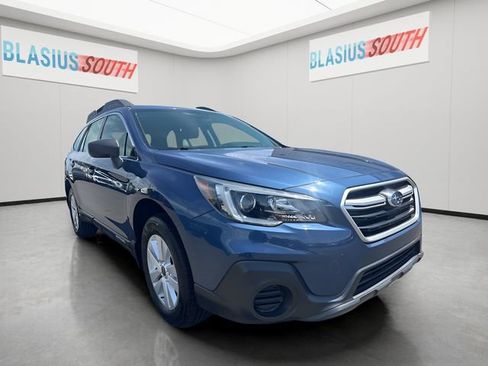 Used 2019 Subaru Outback 2.5i AWD/4WD image 1