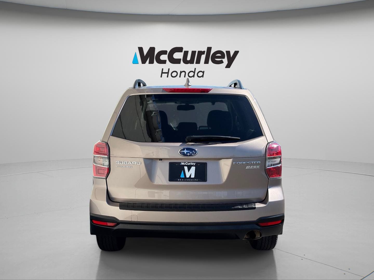 Used 2016 Subaru Forester 2.5i Premium w/ All-Weather Package AWD/4WD image 4