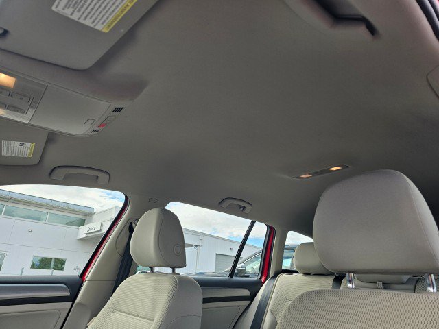 Used 2017 Volkswagen Golf S AWD/4WD image 28