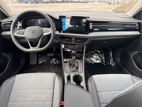 New 2026 Volkswagen Jetta SE FWD image 11