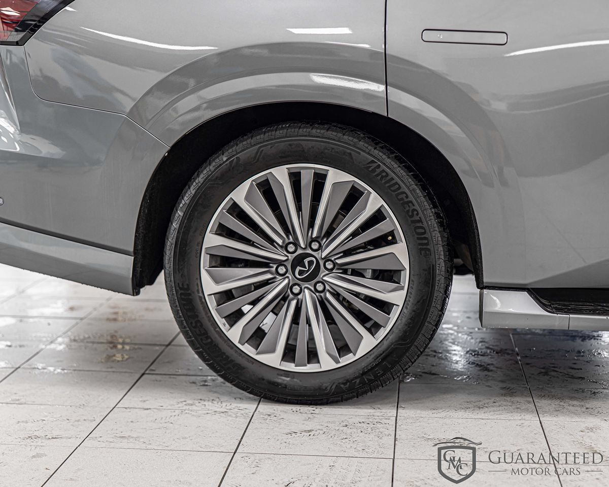 Used 2025 INFINITI QX80 Sensory AWD/4WD image 10